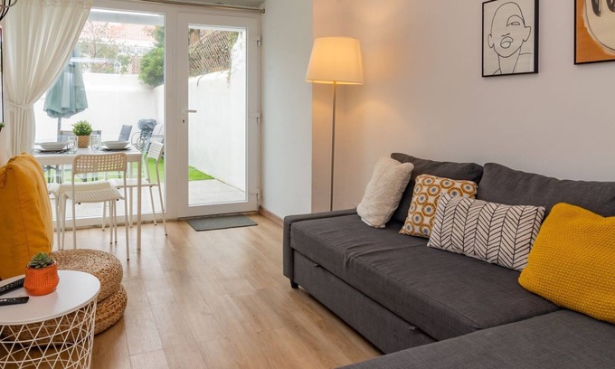 Santa Engracia Wohnung | Lovely & Bright Family Flat W/ Patio