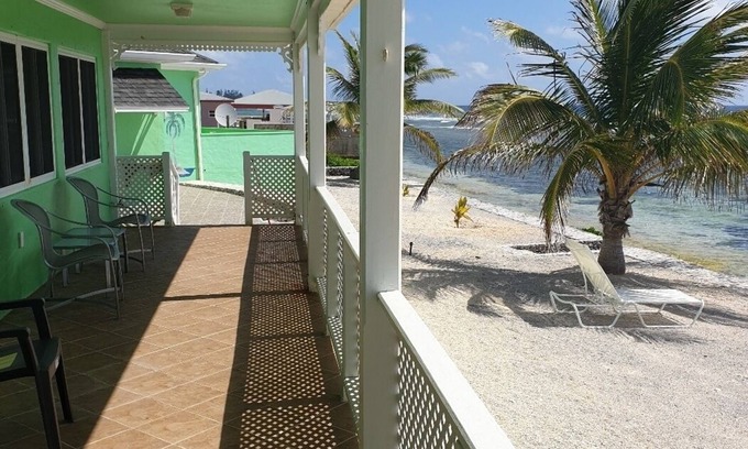 West End Hütte | Lovely cottage situated on the Beach with Beautiful ocean views