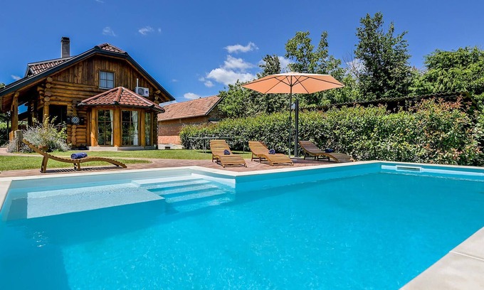 Ludbreg Haus | Schönes Zuhause in Vinogradi Ludbreski