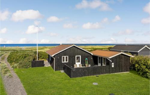 Logstor Haus | Lovely Home In Løgstør With Kitchen