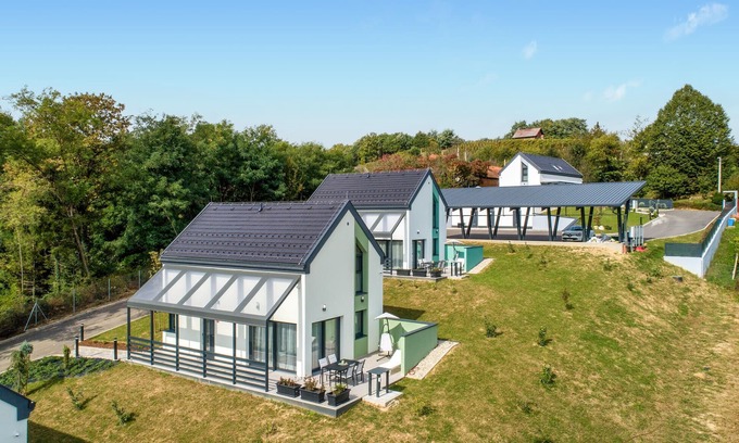 Varazdin Haus | Schönes Haus in Margecan mit WLAN