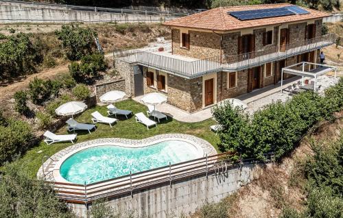Rutino Haus | Lovely Home In Rutino With Kitchen