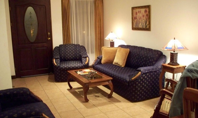Heredia Haus | Lovely House In Gated Community 24/7 Hour Security, Enclosed Sunny Back Yard
