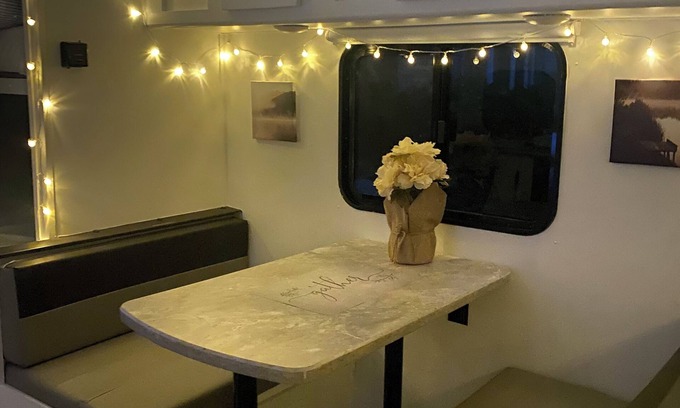 Bethpage Haus | Lovely RV with AC in charming Bethpage