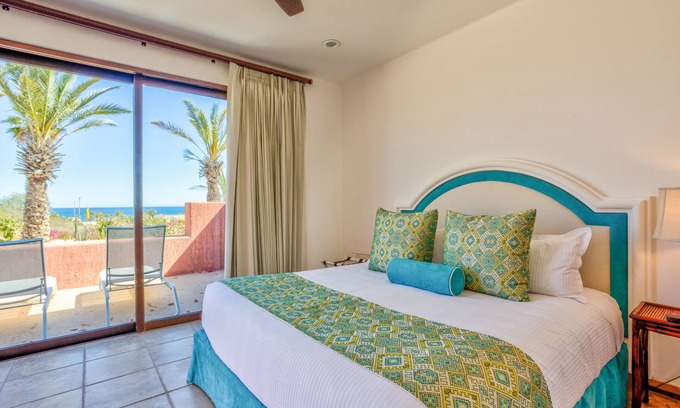 Ensenada Los Muertos Wohnung | Lower Cascada: Ocean view suite with indoor/outdoor showers