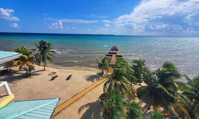 Placencia Villa | Lucky Duck Villa - Private Beach Escape