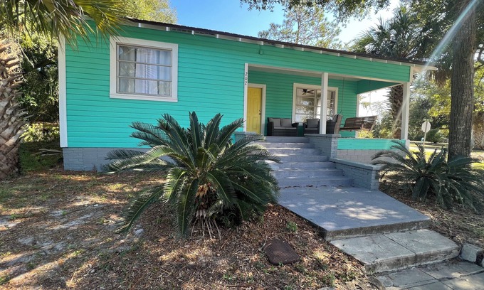 Carrabelle Wohnung | Lucy’s Beach Hideaway, 2 block to restaurants & waterfront