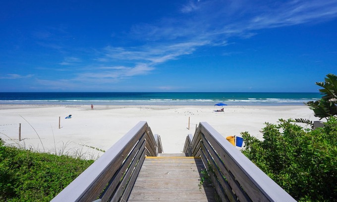 Wilbur-By-The-Sea Haus | "LunaSea"-Directly Across from the Ocean-9BR/5BA