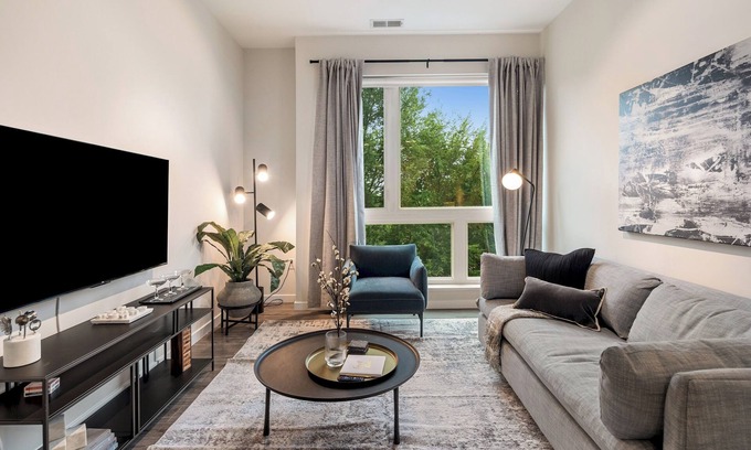 The Hill Wohnung | Lux 2BR Apt Downtown at Yale