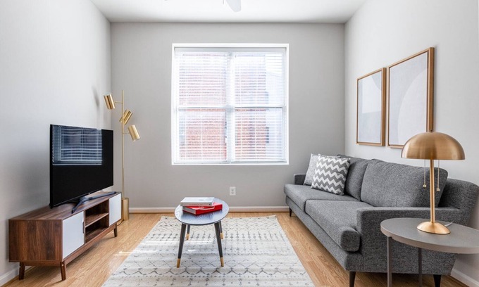 Adams Morgan Wohnung | Lux Dupont Circle 2BR nr. Metro & Adam's Morgan by Blueground
