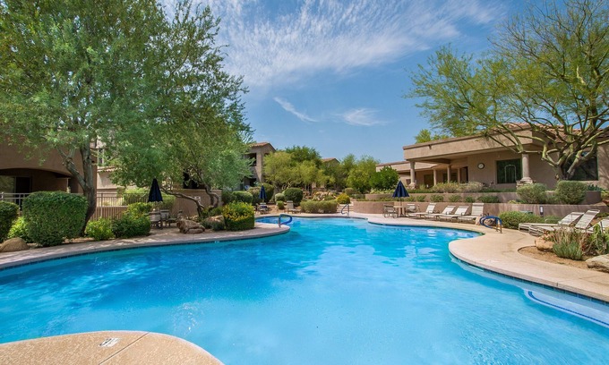 Talon Retreat Haus | ** Lux Stadthaus in Tesoro bei Grayhawk - zu Fuß zum Golf / Lebensmittelgeschäft / Kaffee / Restaurants !!