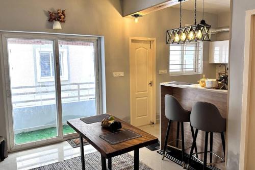 Muttukadu Wohnung | Luxe 2BHK Apartment with balcony