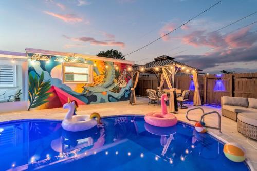 West Hollywood Haus | Luxe 4 BR Heated Pool - Hardrock - Stadium - Beach