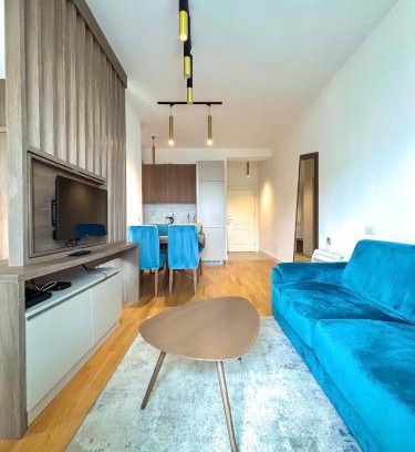 Becici Wohnung | Luxe Beachfront Stay in Bečići with Pool