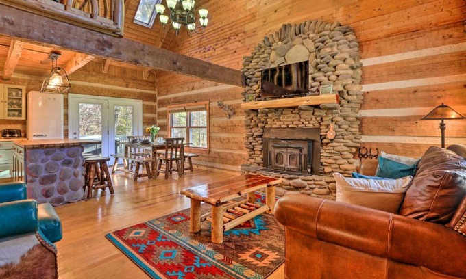 Logan Haus | Luxe Dog-Friendly Cabin with Hot Tub and Game Room