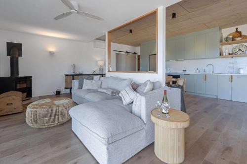 Clarendon Wohnung | Luxe Scandinavian 2BR Retreat Near McLaren Vale