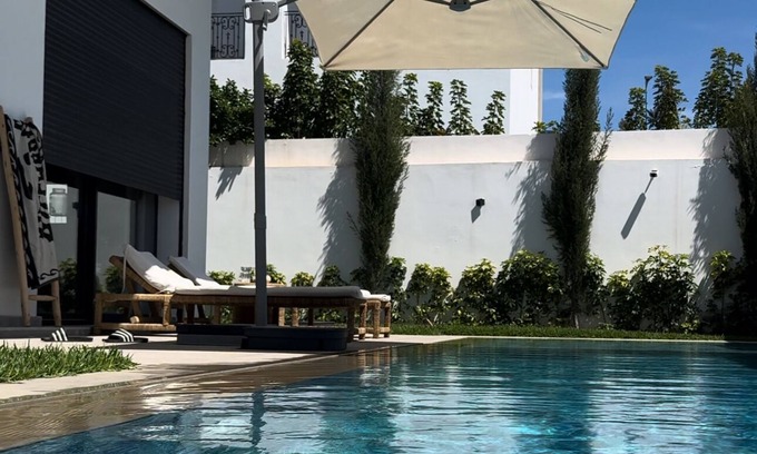 Tamariss Villa | Luxueuse villa moderne avec une grande piscine