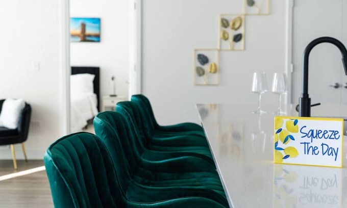 Morton Grove Wohnung | Luxurious 2 Bedroom in Morton Groove