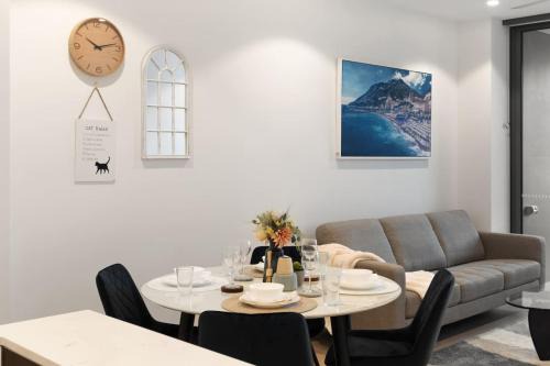 Brisbane Central Business District Wohnung | Luxurious 2BR Apt w River View