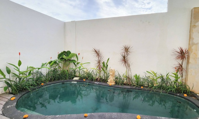 Denpasar Barat Villa | Luxurious 3-Bedroom Villa in the Heart of Seminyak