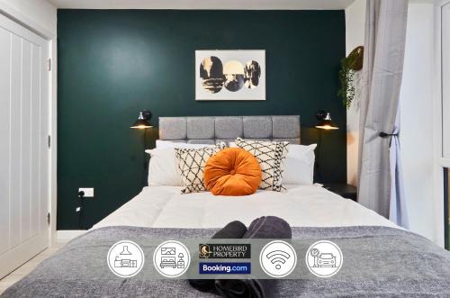 Chapeltown Haus | Luxurious 4Bedroom House By Homebird Property Management Short Lets & Serviced Accommodation Leeds With Private Parking, Garden & Patio Area