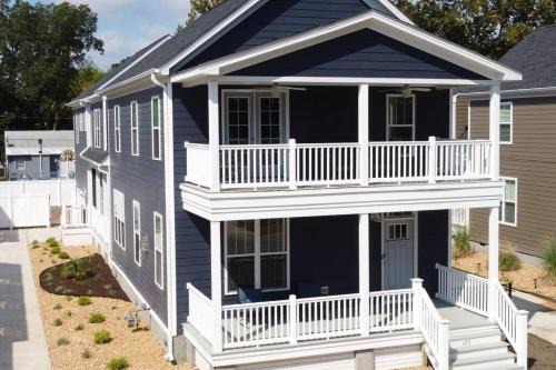 Buckroe Beach Haus | Luxurious Alberta Beach House w/Historical Detail