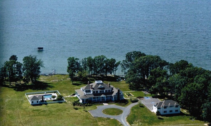 Royal Oak Haus | Luxuriös und sehr private Waterfront Estate (sorry - keine Hochzeiten)