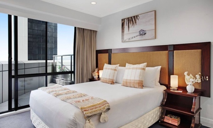 Takapuna Wohnung | Luxurious Apt with Rooftop Heated Pool Gym Tennis