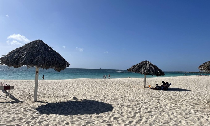 Oranjestad-West Eigentumswohnung | Luxurious Beachfront 2-Bedroom/2 Bath Condo - Eagle Beach
