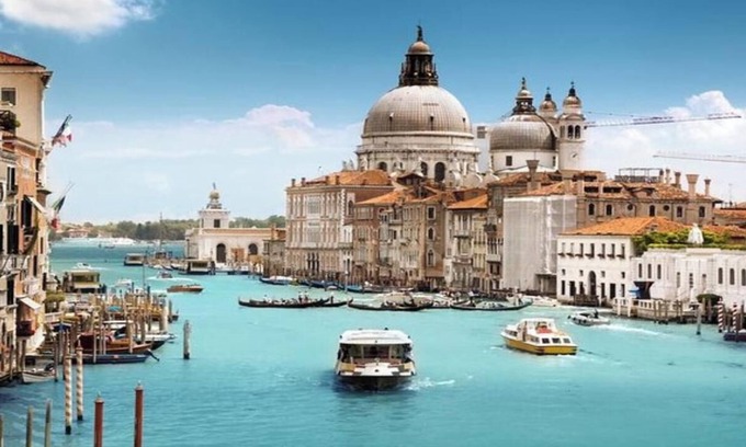 San Polo Wohnung | Luxurious Canal-View Apartment in the Heart of Venice