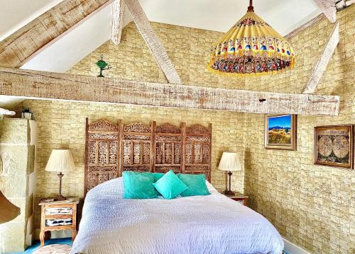 Swallowcliffe Haus | Luxurious, Fabulous, Fun, Contemporary Suite in Retreat Centre