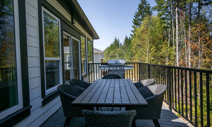 Lake Cowichan Wohnung | Luxurious Home in Lake Cowichan