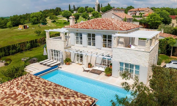 Baderna Haus | Luxurious home in Visnjan with private swimming pool, can be inside or outside