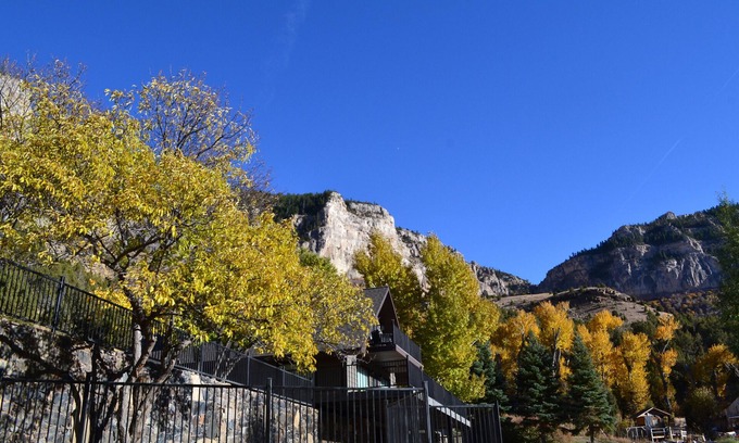 Thermopolis Haus | Luxuriöse Unterkunft im Wind River Canyon