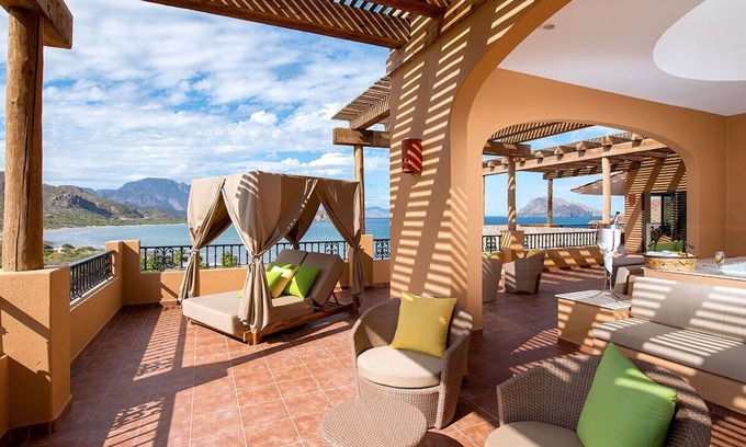 Loreto Wohnung | Luxurious Oceanfront Escape in Loreto