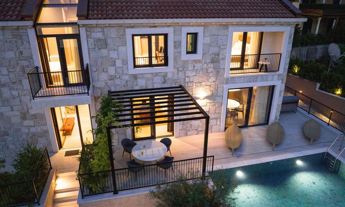 Slano Villa | Luxurious retreat just steps away from the sea