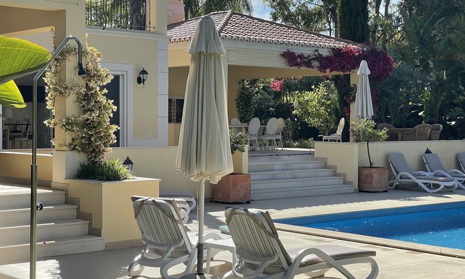 Vale do Lobo Villa | Große luxuriöse Villa mit atemberaubenden Gärten im Herzen von Vale Do Lobo Resort
