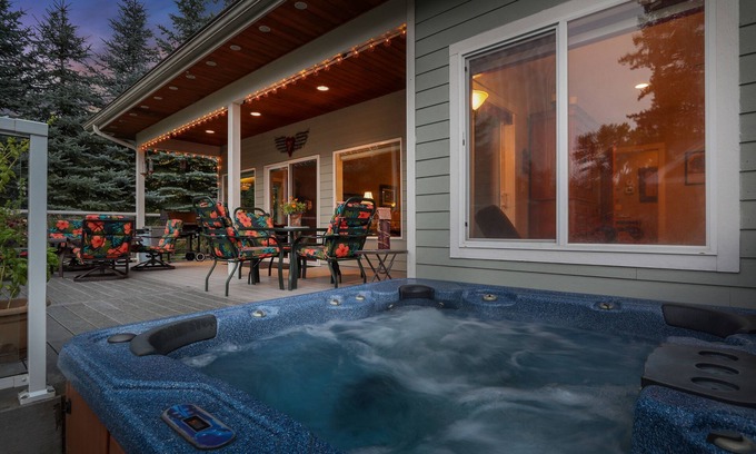 Sagle Haus | Luxuriöses Haus am Wasser mit eigenem Dock, Platz für bis zu 16 Personen