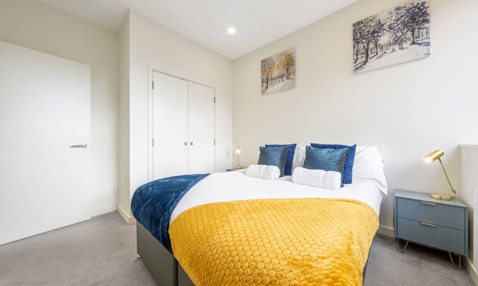 Stevenage Wohnung | Luxus-Apartment-Eigenes Badezimmer-Terrasse-115N Platform North