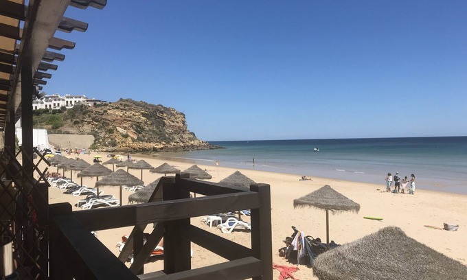 Burgau Wohnung | Luxus 2 Bett, 2 Bad-Wohnung mit großer Terrasse, A / C, 5 Minuten vom Strand