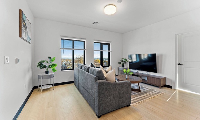 Everett Wohnung | Luxury 2bd/2ba near Boston 0529