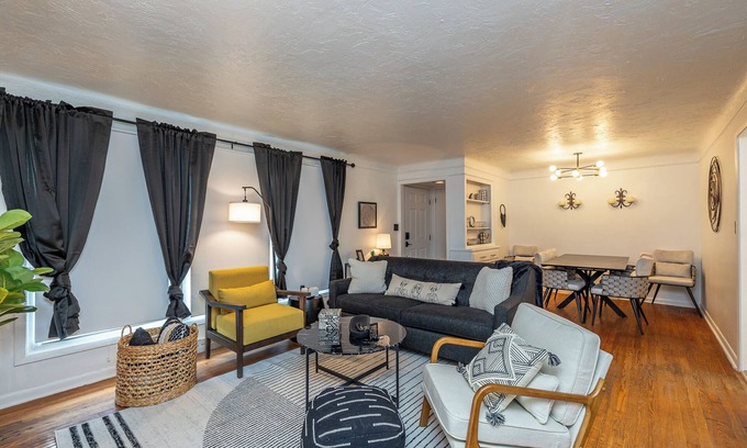 South Euclid Haus | Luxury 3 bedroom, 2 full bath newly rehabbed unit 10 min from Cleveland Clinic!