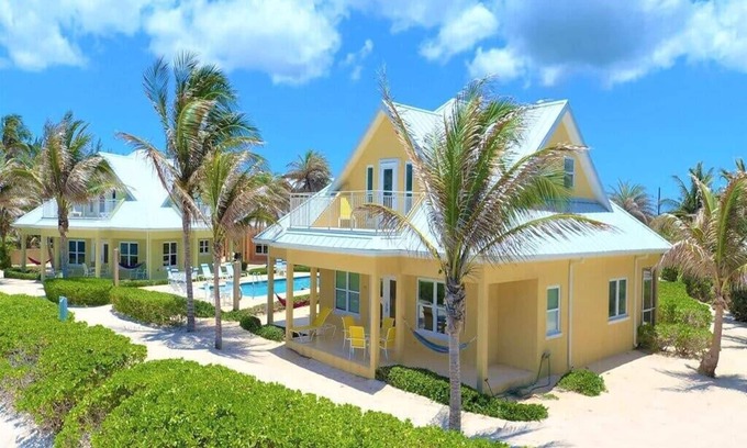North Side Haus | Luxury 3bd Beach Front, # 5 Yellow, Stunning Views