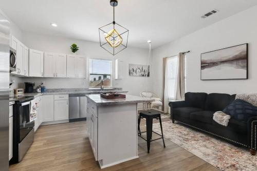 Saint Roch Wohnung | Luxury 6BR Oasis near French Qtr