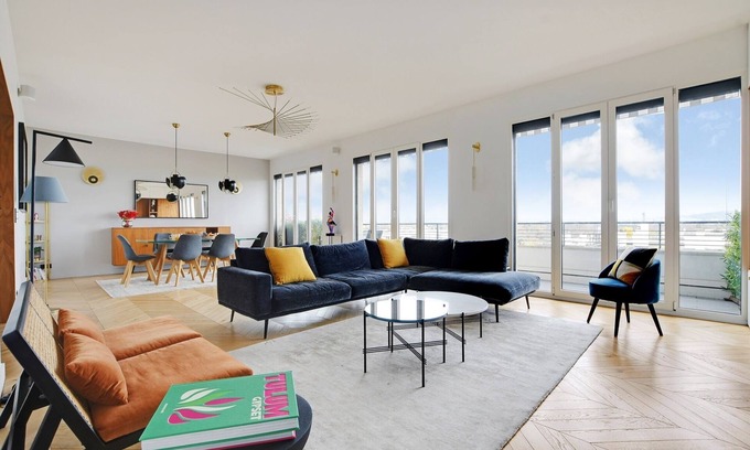 16th Arrondissement Wohnung | Luxury apartment in the 16th arrondissement with doorman