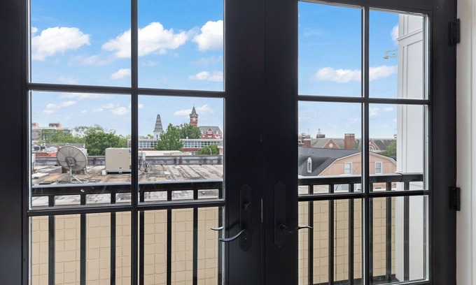 Auburn Wohnung | Luxury Apartment over Target in Downtown Auburn - 208