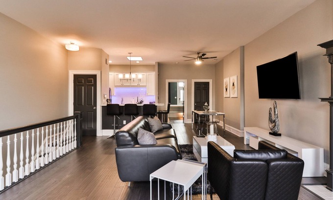 Gravois Park Wohnung | Luxuswohnung mit Spektrum-Stimmungsbeleuchtung - historische Cherokee Street Antique Row