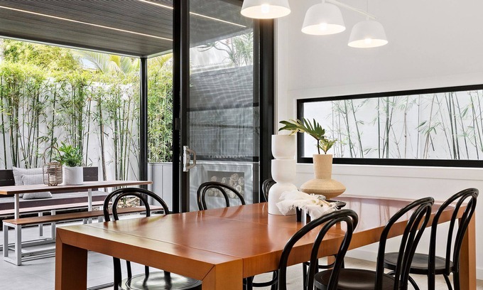 Merewether Haus | Luxury at Merewether - Just Listed 4 bedroom 4 Bathroom