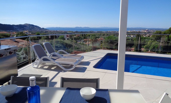 El Mas Fumats Villa | Luxus in der Villa Rosas, Pool, Blick auf das magische Meer und die Berge