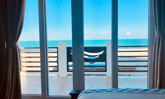 Placencia Resort | Luxus-Cabana am Strand mit Poolbar